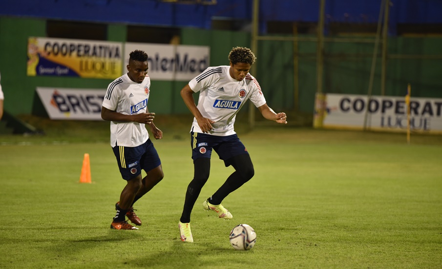 Selección Colombia entrenó en Paraguay