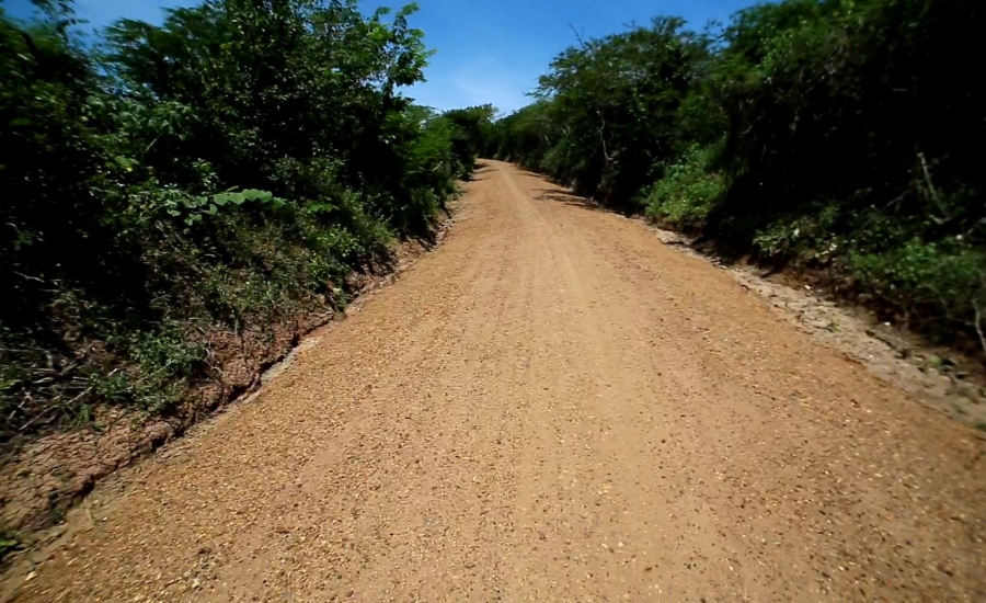 Avanzan obras para mejorar puntos críticos en la vía Plato – Cerro Grande