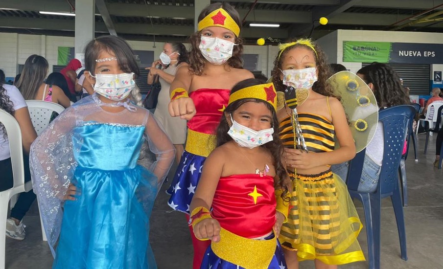 Superhéroes, princesas y ‘animalitos’, con valentía, le pusieron el brazo a su vacuna contra el COVID-19