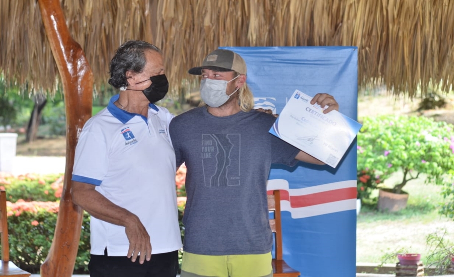 Con certificación de Indeportes, entrenadores de kitesurf están más cerca de reconocimiento internacional