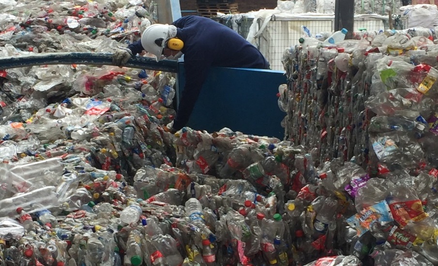 La Fundación Recicla Latam lanzó manual sobre reciclaje de plástico PET