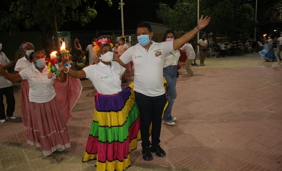 Al son de flauta de millo y tambores abuelitos cierran fin de año en Malambo