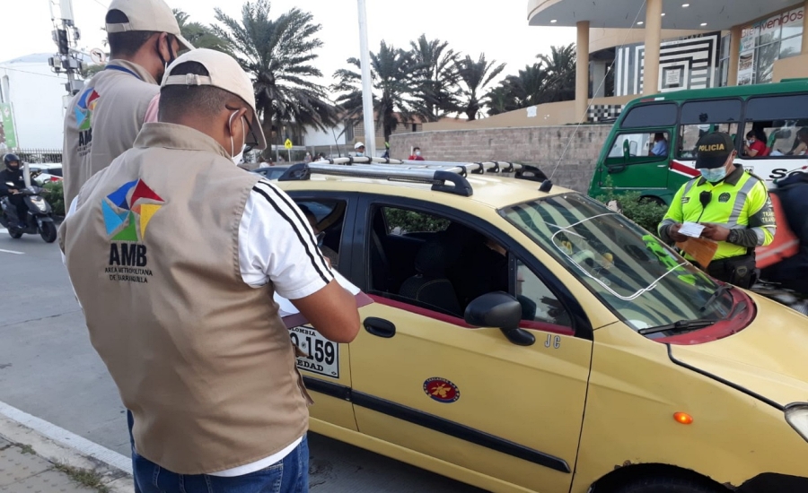 Meten freno a taxistas por abusos en tarifas durante la temporada de fin de año