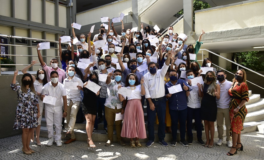 «Hoy tienen la capacidad de liderar, trabajar en equipo y cambiar realidades»: alcalde Pumarejo a primera generación de Escuela de Líderes