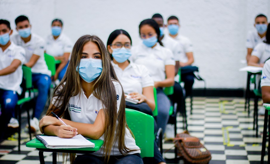 En Barranquilla, más que bachilleres, egresan jóvenes formados para el mercado laboral