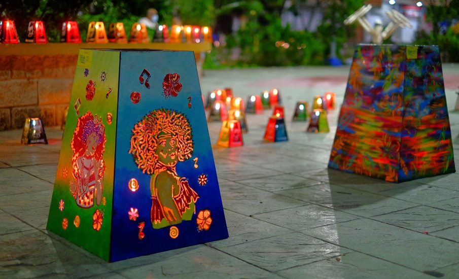 Barrio Abajo se ilumina en la premiación del concurso de Farolitos Navideños