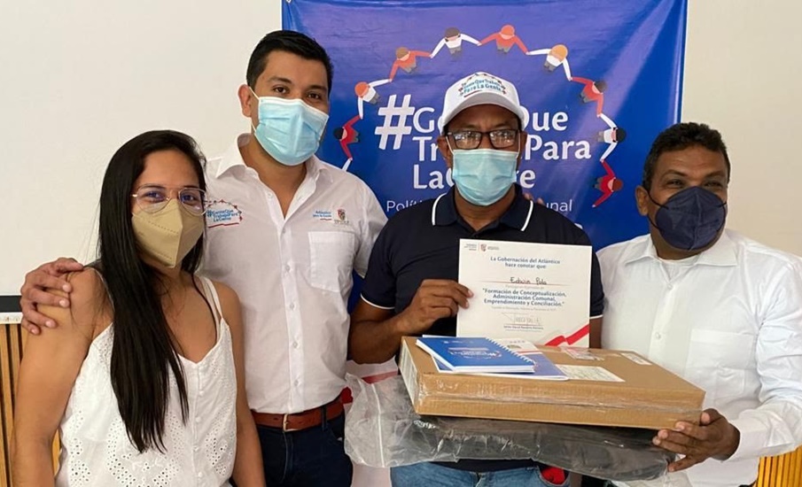 Gobernación del Atlántico hizo entrega de 130 computadores a las Juntas de Acción Comunal