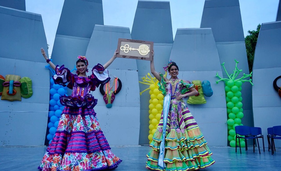 Reina del Carnaval de Barranquilla recibe las llaves del municipio de Santo Tomás