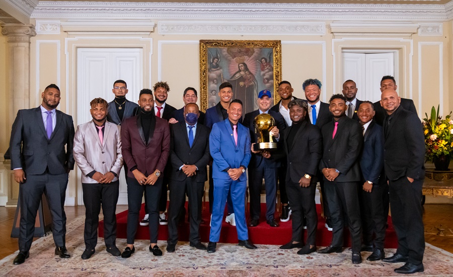 Presidente Duque recibió al equipo de béisbol Caimanes, tras su histórica victoria en República Dominicana