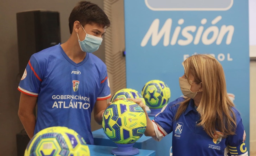 Gobernadora del Atlántico presentó ‘Misión Fútbol’, programa que capacitará a más de 200 entrenadores y 6 mil niños del departamento