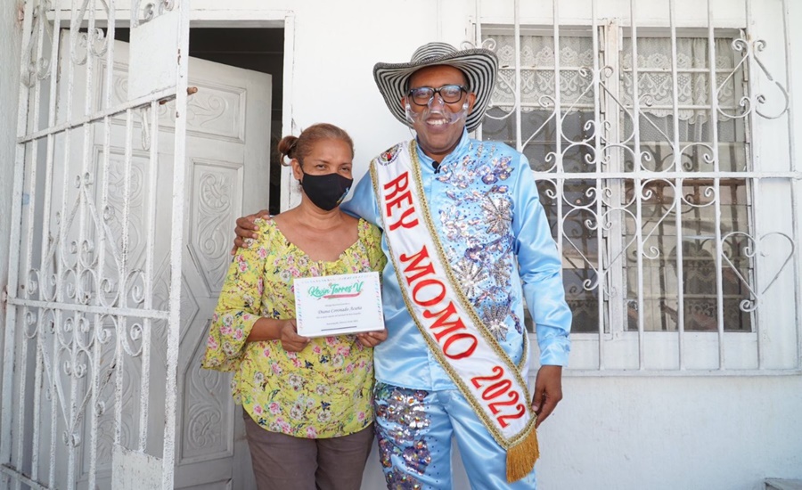 El Rey Momo Kevin Torres rindió homenaje a quienes trabajan detrás la Fiesta