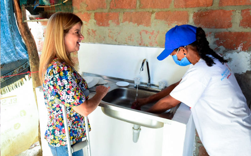 «En Manatí y Campo de la Cruz, transformamos la vida de 1.229 familias con obras de mejoramiento de vivienda»: Elsa Noguera
