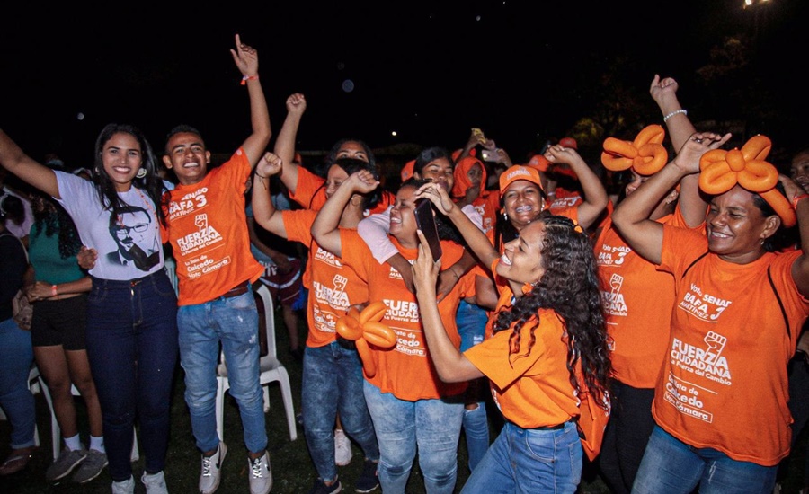 Pese a fuertes aguaceros y la amenaza parapolítica, candidatos de Fuerza Ciudadana al Congreso le cumplieron a El Banco en histórico cierre de campaña