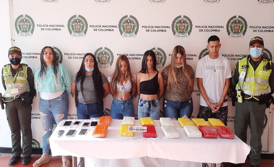 Seis capturados cuando pretendían abordar un vuelo hacia el interior del país con cocaína