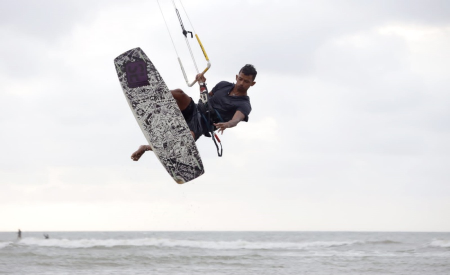 Renzo Viloria es el segundo atlanticense en el Mundial de Kitesurf