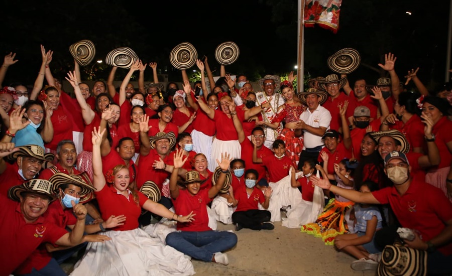 Fin de semana lleno de tradición y fantasía: Reyes del Carnaval 2022, se tomaron municipios y barrios con izadas de banderas
