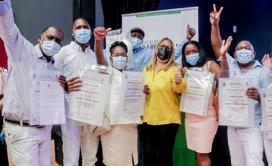 Distrito abre convocatoria de 400 becas para docentes de Barranquilla