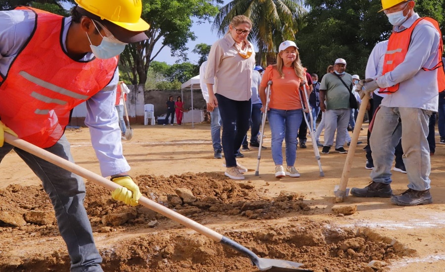 Gobernadora del Atlántico inspeccionó obras del hospital y el estadio Víctor Pacheco en Suan