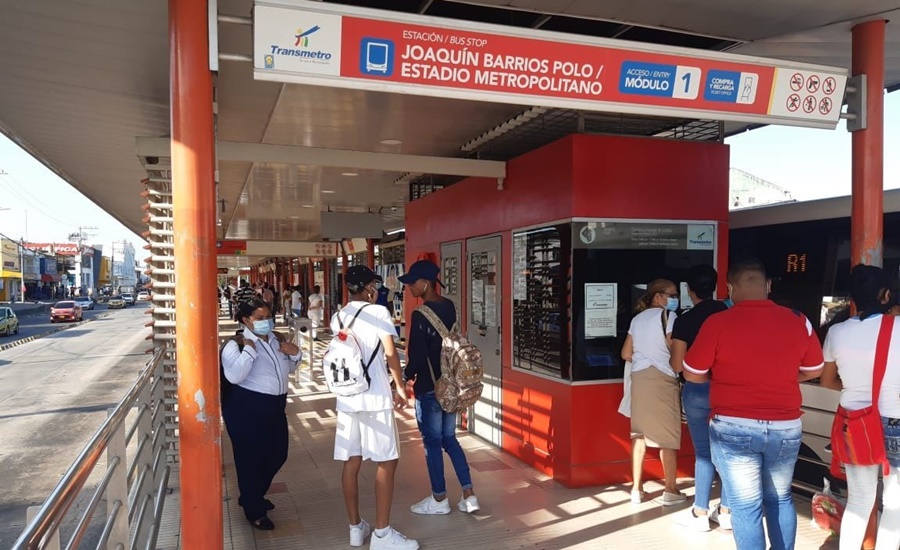 Con plan piloto en estación Joaquín Barrios Polo, Transmetro implementa cambios para mejorar circulación de los usuarios