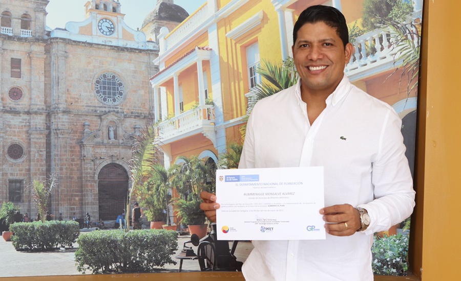DNP entregó reconocimiento al alcalde de Malambo por alta eficiencia en el Plan de Desarrollo
