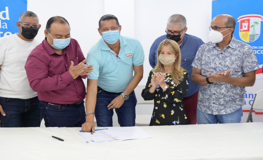 ESE Universitaria del Atlántico y trabajadores de la institución firman primer acuerdo sindical