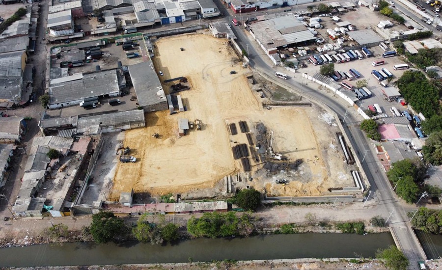 Con adecuación de terreno y cimentación de estructuras, avanza obra del Gran Bazar 