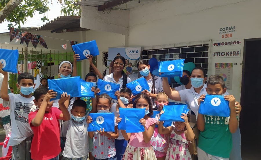 Air-e entregó kits escolares a niños en Atlántico y Magdalena