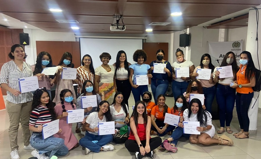 Gobierno del Cambio y MinInterior fortalecen a mujeres magdalenenses en liderazgo político