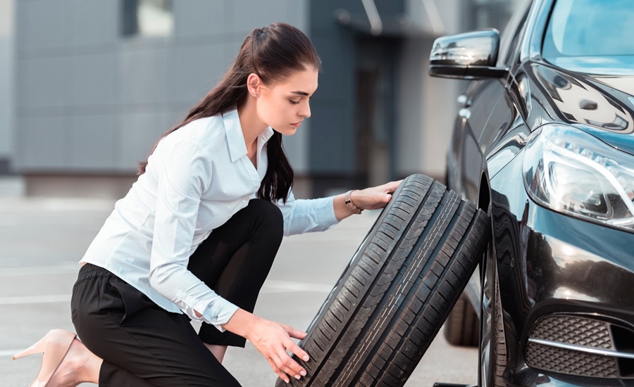 Mamás al Volante: 10 Sencillos Pasos para Cambiar una Llanta