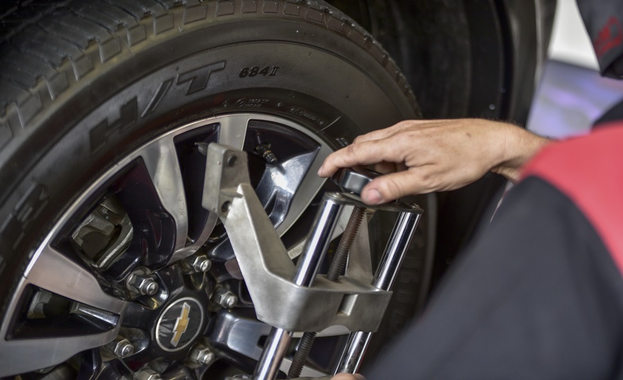 Papás al Volante: Cómo y Cuándo Realizar la Rotación de las Llantas