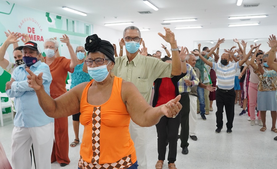 3.100 adultos mayores de Barranquilla han recibido reclasificación del Sisbén