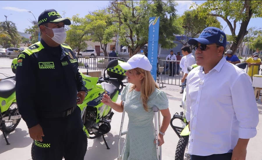 «Con una inversión de 1.500 millones, entregamos equipos a la Policía para fortalecer la seguridad en Puerto Colombia»: Elsa Noguera