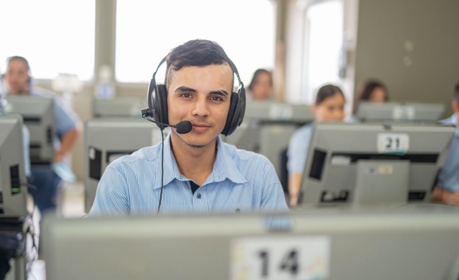 ¿Con ganas de aprender inglés para trabajar? El SENA abre mil cupos para estudiar en el programa ‘English For Work’