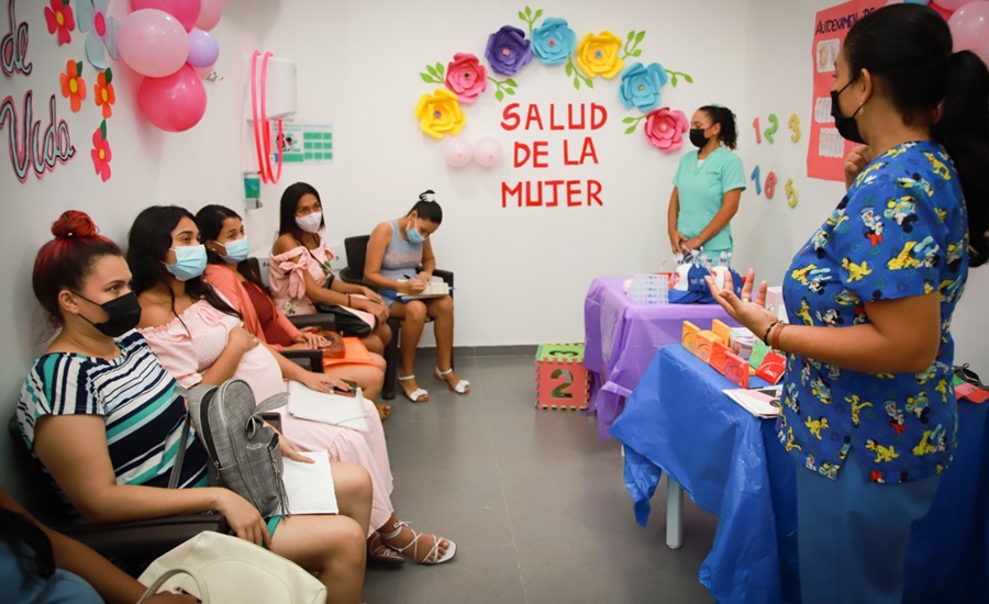 Alrededor de 600 mujeres recibieron atención médica en Mañanas de Bienestar