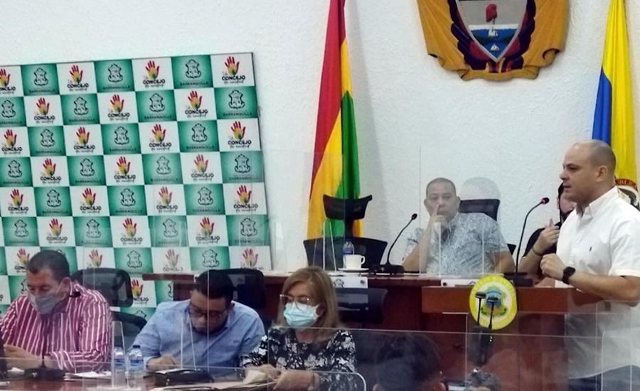 “El taxímetro debe ser socializado con los taxistas y deben definir quién pagará el componente tecnológico y cuál será la inversión del concesionario”: concejal Antonio Bohórquez