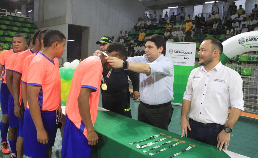 300 jóvenes barranquilleros cambiaron los enfrentamientos callejeros por encuentros de fútbol