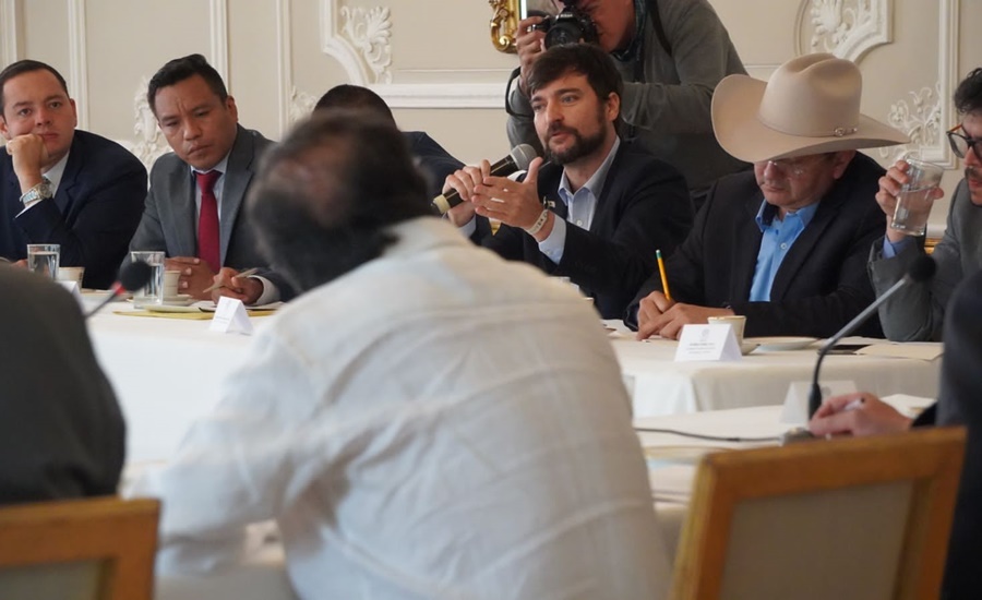 Presidente Petro recibe del alcalde Pumarejo propuestas para bajar tarifas de energía en el Caribe 