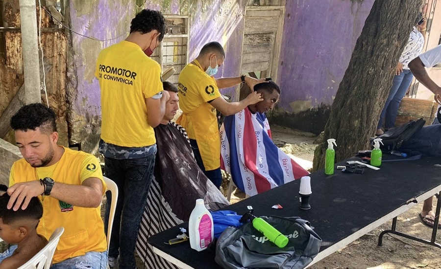 Con barbería y otras iniciativas de emprendimiento, jóvenes de Barranquilla se alejan del conflicto 