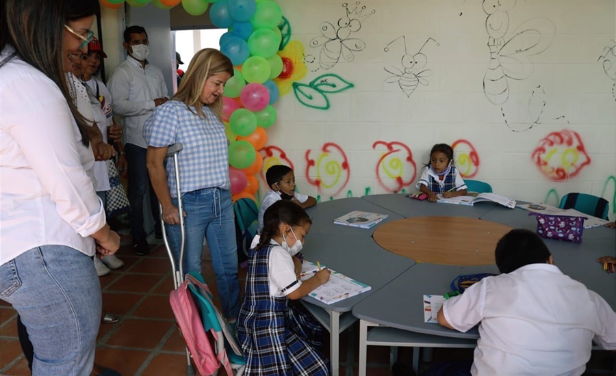 Gobernadora del Atlántico entregó nueva infraestructura educativa en Sabanalarga