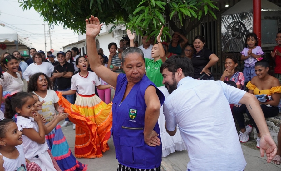 ‘Mi Barrio Imparable’ llegó al barrio Las Flores, con toda la oferta de sus programas