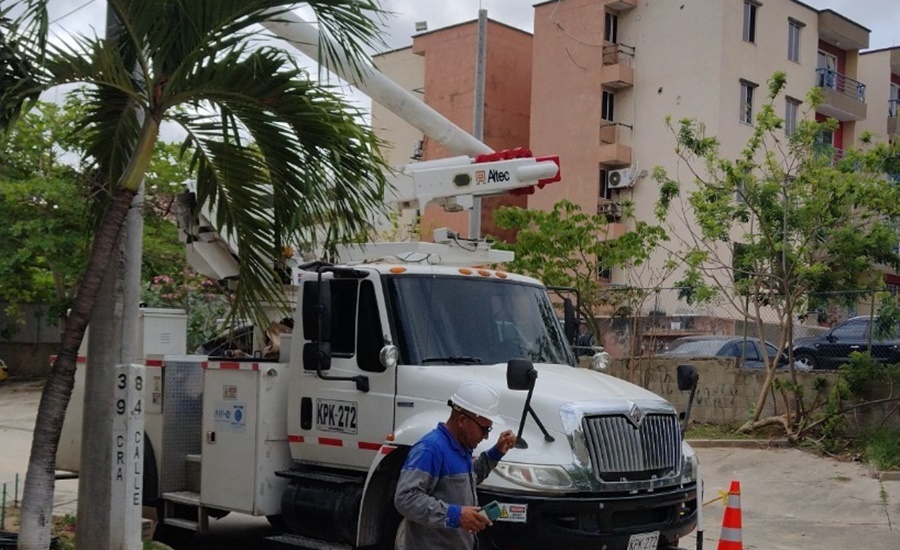 Instalan redes eléctricas en el norte de Barranquilla