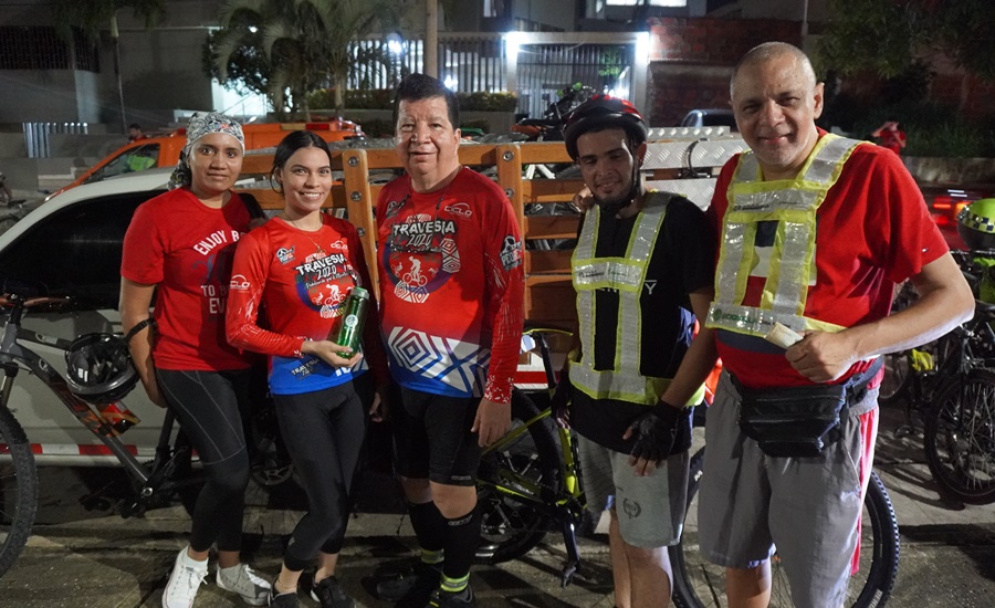 250 ciclistas celebraron amor y amistad pedaleando en Barranquilla