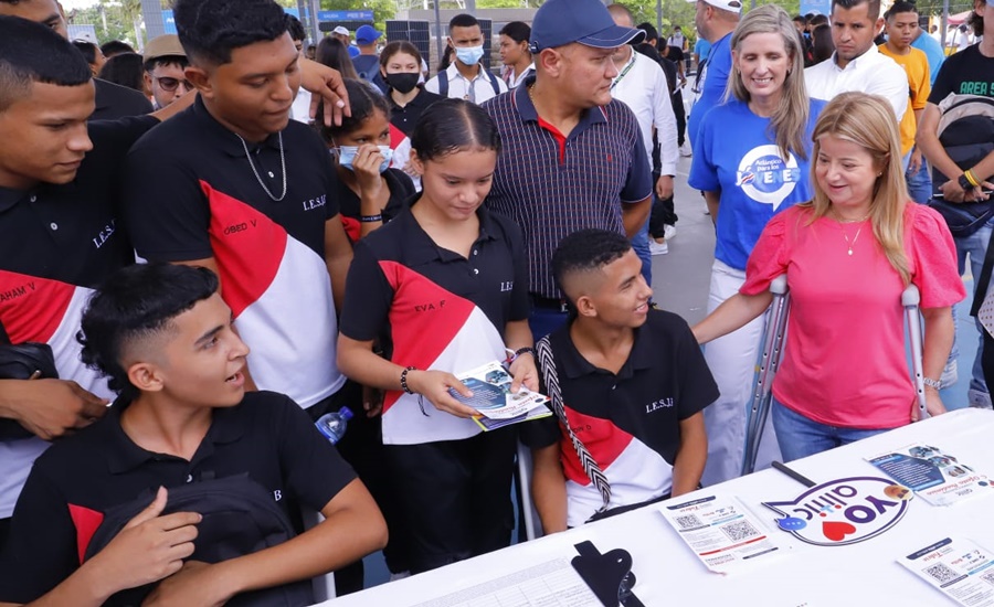 Feria ‘Atlántico para los Jóvenes’ en Santo Tomás recibió más de 300 visitantes