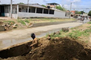 vía-canal en Villa Spencer, Malambo