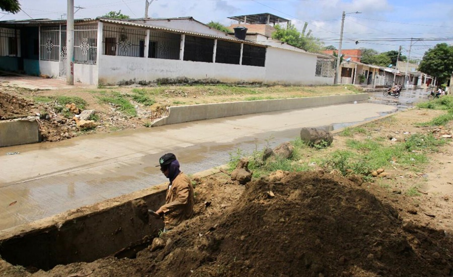 vía-canal en Villa Spencer, Malambo