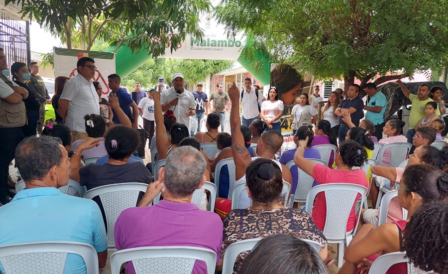 Alcaldía de Malambo socializa instalación de redes de acueducto y medidores en San Martín