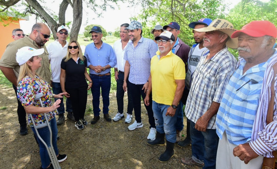 Con el apoyo de la Gobernadora del Atlántico, CRA abrió tres compuertas en Villa Rosa para disminuir nivel del Embalse del Guájaro