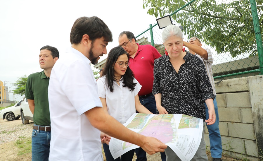 Distrito de Barranquilla presenta al Ministerio de Vivienda terrenos para reubicación de damnificados por ola invernal