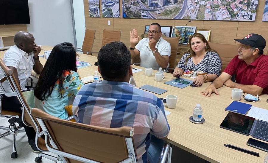 Distrito de Barranquilla socializa con líderes de Caribe Verde proyecto de reasentamiento integral para atender a afectados por la ola invernal