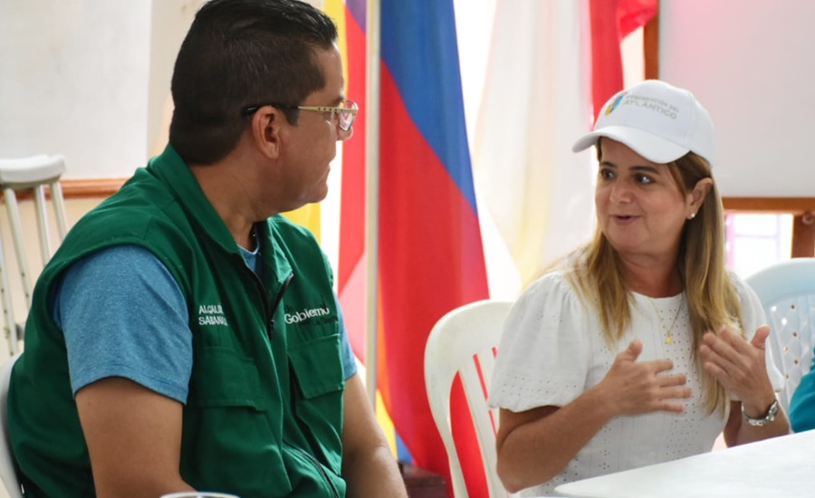 «Con maquinaria, jornaleros y cinco toneladas de ayudas humanitarias, atendemos emergencia en Sabanalarga»: Elsa Noguera